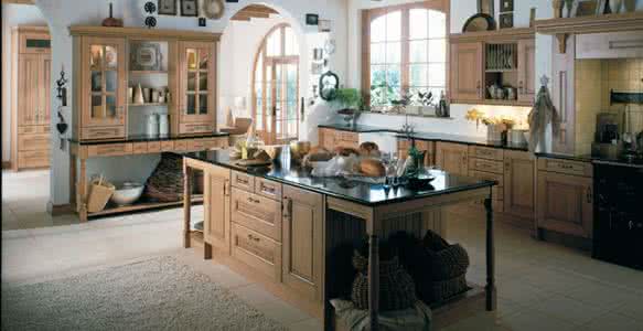 開(kāi)放式廚房，油煙一來(lái)毀所有